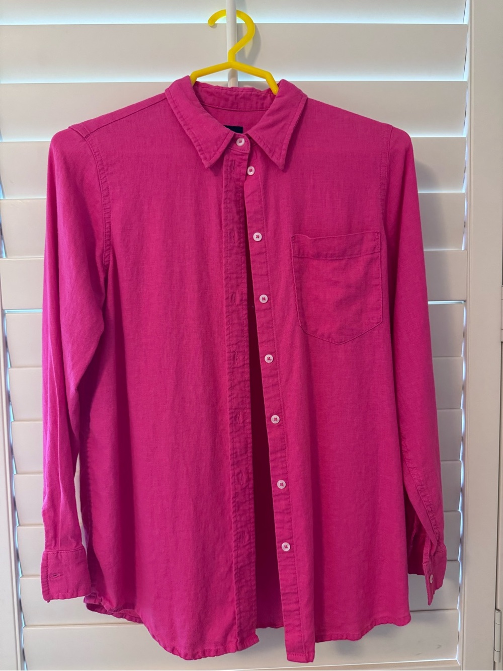 GAP women’s Button-Down Shirt in Fuchsia Pink